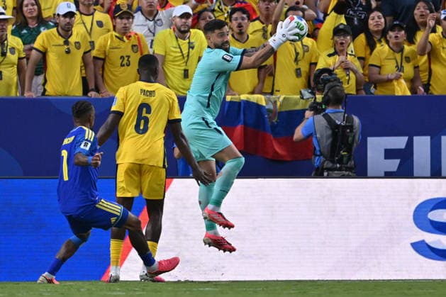 FIFA World Cup, WM, Weltmeisterschaft, Fussball 2026 - Group E - Ecuador vs Curacao Goalkeeper Hernan Galindez of Ecuador in action during the FIFA World Cup 2026 group stage match Ecuador against Curacao, in Kansas City, USA, 20 June 2026. KANSAS CITY United States  Copyright: xAMYxKONTRASx