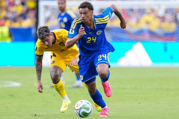 Shurandy Sambo of Curacao (R) runs with the ball during a FIFA Men’s World Cup 2026 Group Stage football match between Ecuador and Curacao at Kansas City Stadium, in Kansas City on June 20th 2026 (Photo by Alexandra Fechete SPP)  Copyright: xAlexandraxFechete SPPx Sportspressphoto_SPR172284