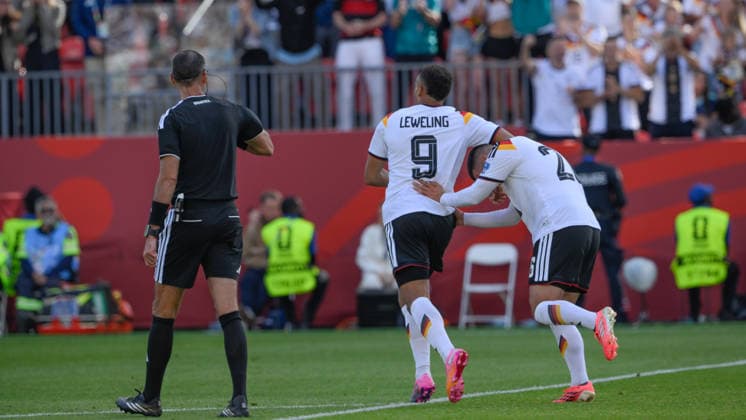 June 20, 2026, Toronto, Ontario, Canada: Jamie Leweling ( 9) embraces Deniz Undav ( 26) of Germany after Undav scored his second goal of the game during the 2026 FIFA World Cup, WM, Weltmeisterschaft, Fussball game between Germany and CÃ te d Ivoire at Toronto Stadium. Sports News - June 20, 2026  - ZUMAv136 20260620_zsp_v136_061 Copyright: xJeffxVoganx