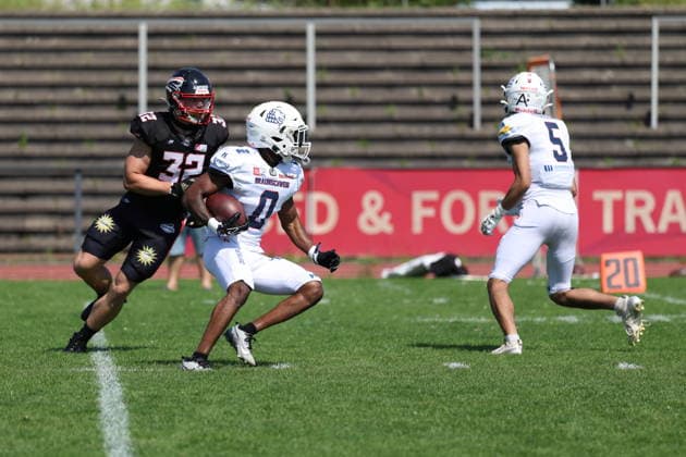Brandon Potts (Braunschweig Lions, 00) runs with the ball after Kick Off, Düsseldorf Panther vs Braunschweig Lions, American Football, GFL, German Football League, Season 2026, Week 7, 20.06.2026, Photo: Foot Bowl Klaus Sack Düsseldorf Stadion VfL Benrath Deutschland Copyright: xFootxBowl KlausxSackx