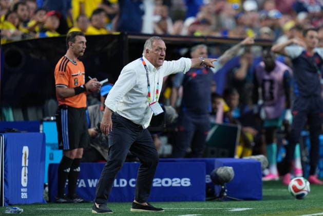 Ecuador v Curacao - FIFA World Cup, WM, Weltmeisterschaft, Fussball 2026 - Group E KANSAS CITY, UNITED STATES - JUNE 20: Head coach of Curacao Dick Advocaat gestures during the 2026 FIFA World Cup First Stage Group E match between Ecuador and Curacao at Arrowhead Stadium (Kansas City Stadium) in Kansas City, Missouri, United States on June 20, 2026. Hakan Akgun Anadolu Missouri United States. Editorial use only. Please get in touch for any other usage.  Copyright: x2026xAnadoluxHakanxAkgunx