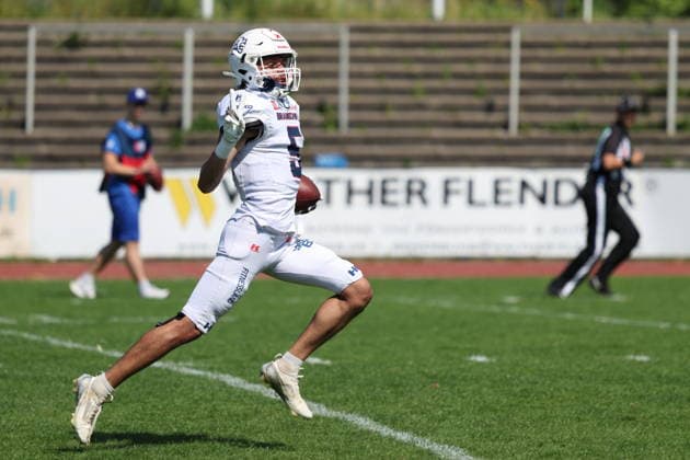 Peter Anderson (Braunschweig Lions, 05) runs for a Touchdown, Düsseldorf Panther vs Braunschweig Lions, American Football, GFL, German Football League, Season 2026, Week 7, 20.06.2026, Photo: Foot Bowl Klaus Sack Düsseldorf Stadion VfL Benrath Deutschland Copyright: xFootxBowl KlausxSackx