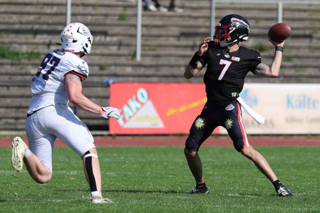 Isaiah Weed (Düsseldorf Panther, 07) passes the ball, Düsseldorf Panther vs Braunschweig Lions, American Football, GFL, German Football League, Season 2026, Week 7, 20.06.2026, Photo: Foot Bowl Klaus Sack Düsseldorf Stadion VfL Benrath Deutschland Copyright: xFootxBowl KlausxSackx