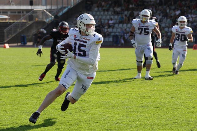 Eric Winterberg (Braunschweig Lions, 15) runs with the ball, Düsseldorf Panther vs Braunschweig Lions, American Football, GFL, German Football League, Season 2026, Week 7, 20.06.2026, Photo: Foot Bowl Klaus Sack Düsseldorf Stadion VfL Benrath Deutschland Copyright: xFootxBowl KlausxSackx
