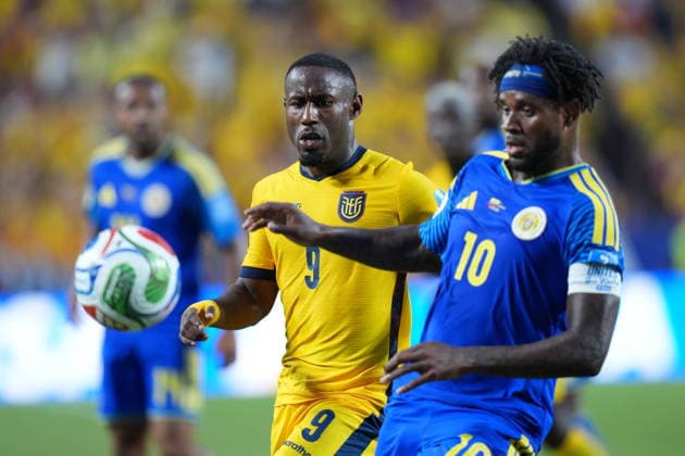 Ecuador v Curacao - FIFA World Cup, WM, Weltmeisterschaft, Fussball 2026 - Group E KANSAS CITY, UNITED STATES - JUNE 20: John Yeboah (9) of Ecuador in action against Leandro Bacuna of Curacao during the 2026 FIFA World Cup First Stage Group E match between Ecuador and Curacao at Arrowhead Stadium (Kansas City Stadium) in Kansas City, Missouri, United States on June 20, 2026. Hakan Akgun Anadolu Missouri United States. Editorial use only. Please get in touch for any other usage.  Copyright: x2026xAnadoluxHakanxAkgunx