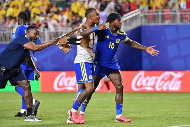 FIFA World Cup, WM, Weltmeisterschaft, Fussball 2026 - Group E - Ecuador vs Curacao Players of Curacao greet their supporters after the FIFA World Cup 2026 group stage match Ecuador against Curacao, in Kansas City, USA, 20 June 2026. KANSAS CITY United States  Copyright: xAMYxKONTRASx