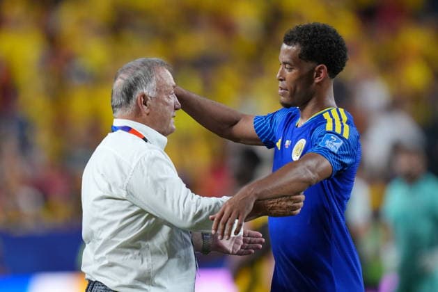 Ecuador v Curacao - FIFA World Cup, WM, Weltmeisterschaft, Fussball 2026 - Group E KANSAS CITY, UNITED STATES - JUNE 20: Head coach Dick Advocaat of Curacao and his player celebrate after the 2026 FIFA World Cup First Stage Group E match between Ecuador and Curacao at Arrowhead Stadium (Kansas City Stadium) in Kansas City, Missouri, United States on June 20, 2026. Hakan Akgun Anadolu Missouri United States. Editorial use only. Please get in touch for any other usage.  Copyright: x2026xAnadoluxHakanxAkgunx