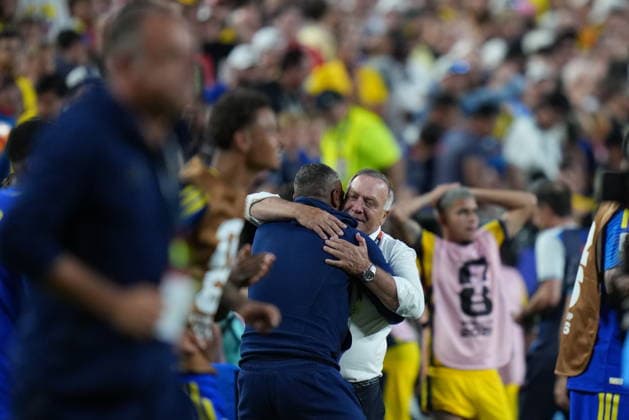 Ecuador v Curacao - FIFA World Cup, WM, Weltmeisterschaft, Fussball 2026 - Group E KANSAS CITY, UNITED STATES - JUNE 20: Players and head coach Dick Advocaat of Curacao celebrate after the 2026 FIFA World Cup First Stage Group E match between Ecuador and Curacao at Arrowhead Stadium (Kansas City Stadium) in Kansas City, Missouri, United States on June 20, 2026. Hakan Akgun Anadolu Missouri United States. Editorial use only. Please get in touch for any other usage.  Copyright: x2026xAnadoluxHakanxAkgunx