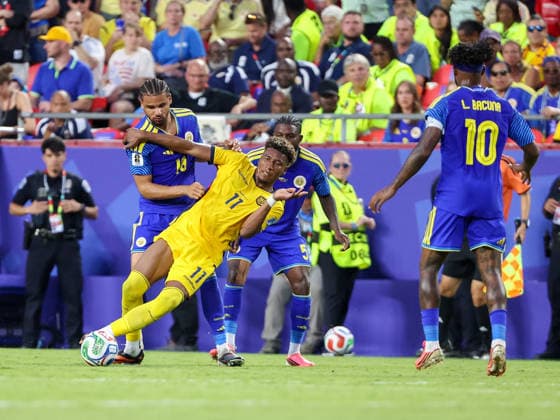 June 20, 2026: Ecuador forward Kevin Rodriguez (11) is fouled during the second half of the World Cup match between Ecuador and Curacao at Kansas City Stadium in Kansas City, MO. CSM WORLD CUP 2026: Ecuador Vs Curacao JUN 20  - ZUMAc04_ 20260620_zma_c04_035 Copyright: xStephenxFurstx