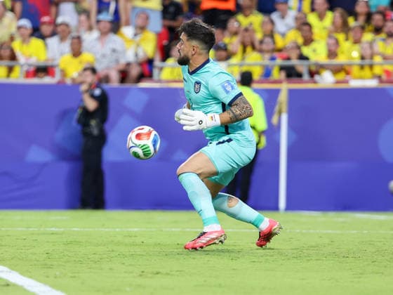June 20, 2026: Ecuador goalkeeper Hernan Galindez (1) makes a save during the second half of the World Cup match between Ecuador and Curacao at Kansas City Stadium in Kansas City, MO. CSM WORLD CUP 2026: Ecuador Vs Curacao JUN 20  - ZUMAc04_ 20260620_zma_c04_041 Copyright: xStephenxFurstx