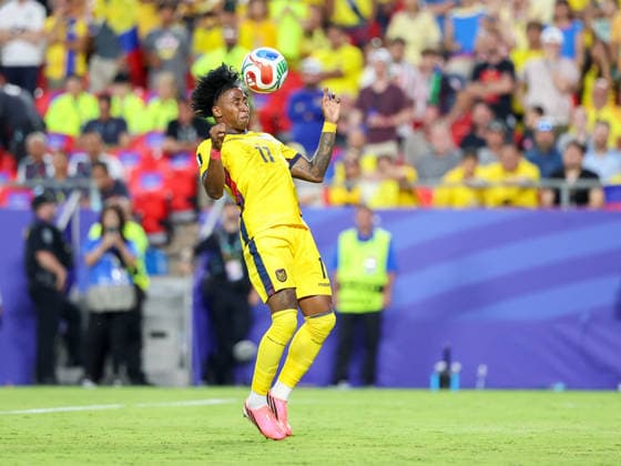 June 20, 2026: Ecuador defender Angelo Preciado (17) heads the ball during the World Cup match between Ecuador and Curacao at Kansas City Stadium in Kansas City, MO. CSM WORLD CUP 2026: Ecuador Vs Curacao JUN 20  - ZUMAc04_ 20260620_zma_c04_046 Copyright: xStephenxFurstx