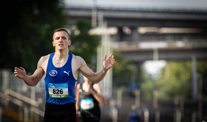 Süddeutsche Meisterschaften 2026 Aktive und Jugend U18; Koblenz, 20.06.2026 Auf der Ziellinie: Laurin Fliedner (TV Waldstraße Wiesbaden) wird Süddeutscher Meister über 1500m der Männer; Süddeutsche Meisterschaften Aktive und Jugend U18 am 20.06.2026 im Stadion Oberwerth in Koblenz (Rheinland-Pfalz). *** 2026 South German Championships (Adults and U18 Youth) Koblenz, June 20, 2026 Copyright: xBEAUTIFULxSPORTS R.xSchmittx