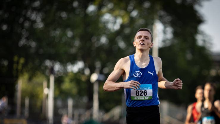 Süddeutsche Meisterschaften 2026 Aktive und Jugend U18; Koblenz, 20.06.2026 Auf der Ziellinie: Laurin Fliedner (TV Waldstraße Wiesbaden) wird Süddeutscher Meister über 1500m der Männer; Süddeutsche Meisterschaften Aktive und Jugend U18 am 20.06.2026 im Stadion Oberwerth in Koblenz (Rheinland-Pfalz). *** 2026 South German Championships (Adults and U18 Youth) Koblenz, June 20, 2026 Copyright: xBEAUTIFULxSPORTS R.xSchmittx