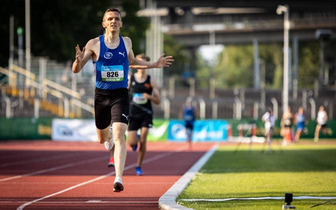 Süddeutsche Meisterschaften 2026 Aktive und Jugend U18; Koblenz, 20.06.2026 Auf der Ziellinie: Laurin Fliedner (TV Waldstraße Wiesbaden) wird Süddeutscher Meister über 1500m der Männer; Süddeutsche Meisterschaften Aktive und Jugend U18 am 20.06.2026 im Stadion Oberwerth in Koblenz (Rheinland-Pfalz). *** 2026 South German Championships (Adults and U18 Youth) Koblenz, June 20, 2026 Copyright: xBEAUTIFULxSPORTS R.xSchmittx