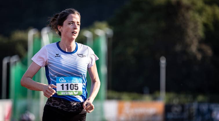 Süddeutsche Meisterschaften 2026 Aktive und Jugend U18; Koblenz, 20.06.2026 Lea Sanwald (LV Merzig) im 1500m-Rennen der Frauen; Süddeutsche Meisterschaften Aktive und Jugend U18 am 20.06.2026 im Stadion Oberwerth in Koblenz (Rheinland-Pfalz). *** 2026 Southern German Championships (Adults and U18 Youth) in Koblenz, June 20, 2026 Copyright: xBEAUTIFULxSPORTS R.xSchmittx