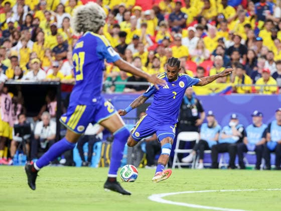 June 20, 2026: CuraoÂßao midfielder Juninho Bacuna (7) kicks the ball during the second half of the World Cup match between Ecuador and Curacao at Kansas City Stadium in Kansas City, MO. CSM Kansas City United States of America - ZUMAc04_ 20260620_zma_c04_047 Copyright: xStephenxFurstx
