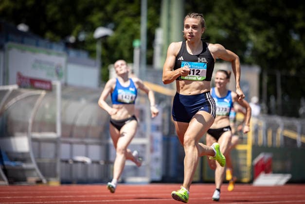 Süddeutsche Meisterschaften 2026 Aktive und Jugend U18; Koblenz, 20.06.2026 Auf dem Weg zum Süddeutschen Meistertitel im 400m-Sprint der Frauen: Mona Mayer (Munich Athletics); Süddeutsche Meisterschaften Aktive und Jugend U18 am 20.06.2026 im Stadion Oberwerth in Koblenz (Rheinland-Pfalz). *** 2026 South German Championships (Adults and U18 Youth) Koblenz, June 20, 2026 Copyright: xBEAUTIFULxSPORTS R.xSchmittx