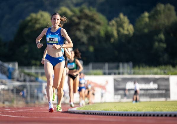 Süddeutsche Meisterschaften 2026 Aktive und Jugend U18; Koblenz, 20.06.2026 Theresa Menzel (TV Waldstraße Wiesbaden) im 1500m-Lauf der Frauen; Süddeutsche Meisterschaften Aktive und Jugend U18 am 20.06.2026 im Stadion Oberwerth in Koblenz (Rheinland-Pfalz). *** 2026 Southern German Championships (Adults and U18 Youth) in Koblenz, June 20, 2026 Copyright: xBEAUTIFULxSPORTS R.xSchmittx
