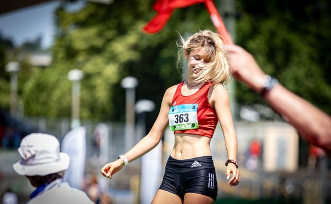 Süddeutsche Meisterschaften 2026 Aktive und Jugend U18; Koblenz, 20.06.2026 Nimmt es gelassen: Maryna Kovtunova (TS Herzogenaurach) nach einem Fehlversuch im Hochsprung der Frauen; Süddeutsche Meisterschaften Aktive und Jugend U18 am 20.06.2026 im Stadion Oberwerth in Koblenz (Rheinland-Pfalz). *** 2026 Southern German Championships (Adult and U18 Youth) Koblenz, June 20, 2026 Maryna Kovtunova of TS Herzogenaurach takes it in stride after a failed attempt in the women’s high jump at the 2026 South German Championships for Seniors and U18 Youth on June 20, 2026, at Oberwerth Stadium in Koblenz, Rhineland-Palatinate,detected_source_language Copyright: xBEAUTIFULxSPORTS R.xSchmittx
