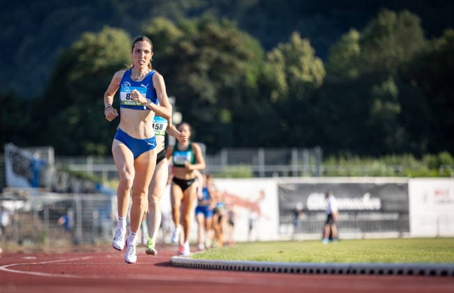 Süddeutsche Meisterschaften 2026 Aktive und Jugend U18; Koblenz, 20.06.2026 Theresa Menzel (TV Waldstraße Wiesbaden) im 1500m-Lauf der Frauen; Süddeutsche Meisterschaften Aktive und Jugend U18 am 20.06.2026 im Stadion Oberwerth in Koblenz (Rheinland-Pfalz). *** 2026 Southern German Championships (Adult and U18 Youth) in Koblenz, June 20, 2026 Copyright: xBEAUTIFULxSPORTS R.xSchmittx