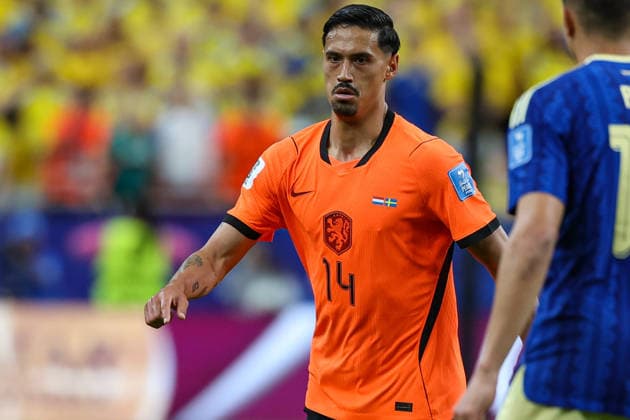 Netherland s Tijjani Reijnders in action during the FIFA World Cup, WM, Weltmeisterschaft, Fussball 2026 Group F match between Netherlands and Sweden at Houston Stadium on June 20, 2026 in Houston, United States. (Photo by Torbjorn Tande DeFodi Images) - *** Tijjani Reijnders of the Netherlands in action during the 2026 FIFA World Cup Group F match between the Netherlands and Sweden at Houston Stadium on June 20, 2026, in Houston, United States. Photo by Torbjorn Tande, DeFodi Images,detected_source_language