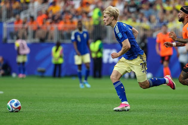 Sweden™s Lucas Bergvall running forward with the ball during the FIFA World Cup, WM, Weltmeisterschaft, Fussball 2026 Group F match between Netherlands and Sweden at Houston Stadium on June 20, 2026 in Houston, United States. (Photo by Torbjorn Tande DeFodi Images) - *** Swedens Lucas Bergvall running forward with the ball during the 2026 FIFA World Cup Group F match between the Netherlands and Sweden at Houston Stadium on June 20, 2026, in Houston, United States. Photo by Torbjorn Tande, DeFodi Images,detected_source_language
