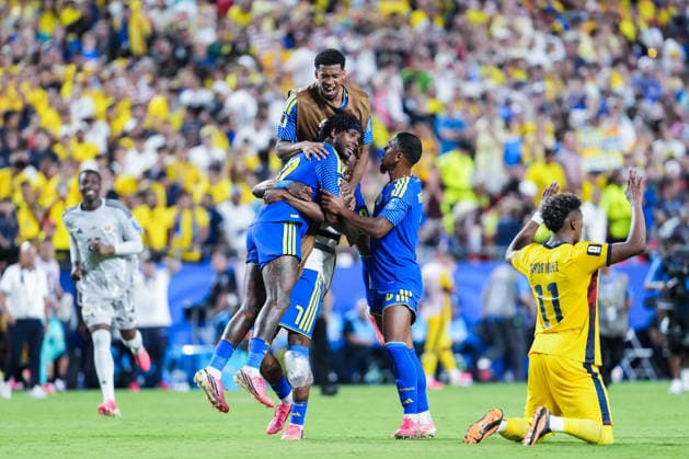 Leandro Bacuna of Curacao and team mates hug after the 0-0 draw during a FIFA Men’s World Cup 2026 Group Stage football match between Ecuador and Curacao at Kansas City Stadium, in Kansas City on June 20th 2026 (Photo by Alexandra Fechete SPP)  Copyright: xAlexandraxFechete SPPx Sportspressphoto_SPR172343