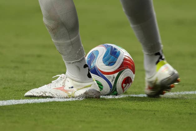 KANSAS CITY, MO - JUNE 20: A close view as Eloy Room 1 of Curacao takes a goal kick in the second half of the FIFA World Cup, WM, Weltmeisterschaft, Fussball 2026 Group E match between Ecuador and Curacao on June 20, 2026 at Kansas City Stadium in Kansas City, MO. (Photo by Scott Winters Icon Sportswire) SOCCER: JUN 20 FIFA World Cup 26 Group E - Ecuador vs Curacao EDITORIAL USE ONLY Icon2606200507