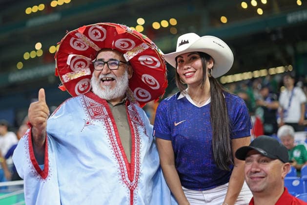 June 20, 2026, Monterrey, Mexico: Tunisian fans pose for a photo moments before the match between Tunisia and Japan for the 2st round of the group F of the FIFA World Cup, WM, Weltmeisterschaft, Fussball 2026 at Monterrey Stadium on June 20, 2026 in Monterrey, Mexico. Photo: DiaEsportivo Monterrey Mexico - ZUMAh208 20260620_zsp_h208_003 Copyright: xHeulerxAndreyx