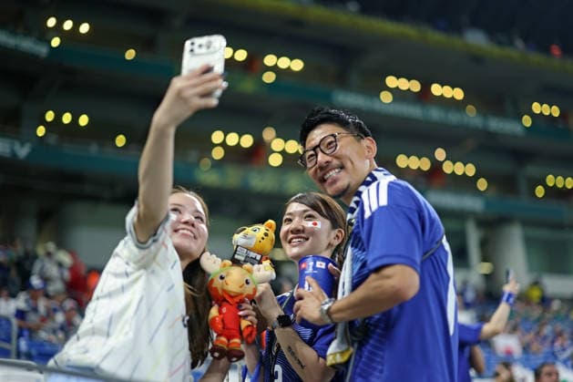 June 20, 2026, Monterrey, Mexico: Japanese fans pose for a photo moments before the match between Tunisia and Japan for the 2st round of the group F of the FIFA World Cup, WM, Weltmeisterschaft, Fussball 2026 at Monterrey Stadium on June 20, 2026 in Monterrey, Mexico. Photo: DiaEsportivo FIFA World Cup 2026, Tunisia Vs Japan, Monterrey, Mexico  - ZUMAh208 20260620_zsp_h208_019 Copyright: xHeulerxAndreyx