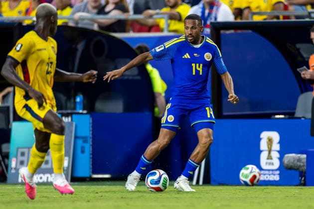 KANSAS CITY, MO - JUNE 20: Kenji GorrÃ 14 of Curacao looks for an open lane during the FIFA World Cup, WM, Weltmeisterschaft, Fussball 2026 Group E match between Ecuador and Curacao on June 20, 2026 at the Kansas City Stadium in Kansas City, MO. (Photo by Nick Tre. Smith Icon Sportswire) SOCCER: JUN 20 FIFA World Cup 26 Group E - Ecuador vs Curacao EDITORIAL USE ONLY Icon2606200091