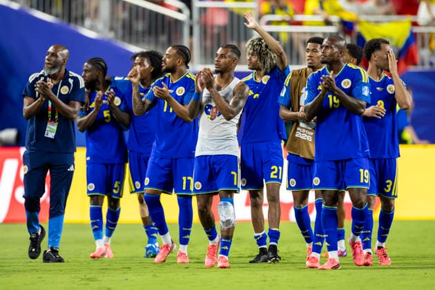 KANSAS CITY, MO - JUNE 20: Curacao team members make their way around the stadium thanking fans during the FIFA World Cup, WM, Weltmeisterschaft, Fussball 2026 Group E match between Ecuador and Curacao on June 20, 2026 at the Kansas City Stadium in Kansas City, MO. (Photo by Nick Tre. Smith Icon Sportswire) SOCCER: JUN 20 FIFA World Cup 26 Group E - Ecuador vs Curacao EDITORIAL USE ONLY Icon2606200116