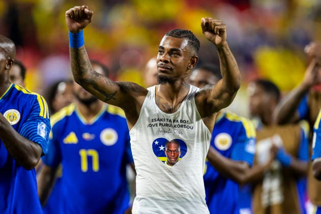 KANSAS CITY, MO - JUNE 20: Juninho Bacuna 7 of Curacao gestures towards fans after their tie during the FIFA World Cup, WM, Weltmeisterschaft, Fussball 2026 Group E match between Ecuador and Curacao on June 20, 2026 at the Kansas City Stadium in Kansas City, MO. (Photo by Nick Tre. Smith Icon Sportswire) SOCCER: JUN 20 FIFA World Cup 26 Group E - Ecuador vs Curacao EDITORIAL USE ONLY Icon2606200118
