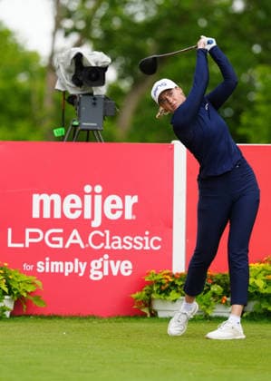 BELMONT, MI - JUNE 20: LPGA, Golf Damen player Cassie Porter plays her tee shot on the 10th hole on June 20, 2026, during the third round of the LPGA Meijer LPGA Classic for Simply Give at Blythefield Country Club in Belmont, Michigan. (Photo by Brian Spurlock Icon Sportswire) GOLF: JUN 20 LPGA Meijer LPGA Classic for Simply Give EDITORIAL USE ONLY Icon26062056