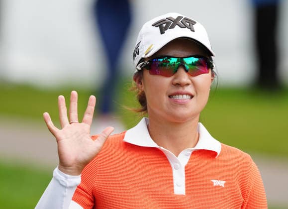 BELMONT, MI - JUNE 20: LPGA, Golf Damen player Minji Kang waves as she walks the 10th hole on June 20, 2026, during the third round of the LPGA Meijer LPGA Classic for Simply Give at Blythefield Country Club in Belmont, Michigan. (Photo by Brian Spurlock Icon Sportswire) GOLF: JUN 20 LPGA Meijer LPGA Classic for Simply Give EDITORIAL USE ONLY Icon26062062