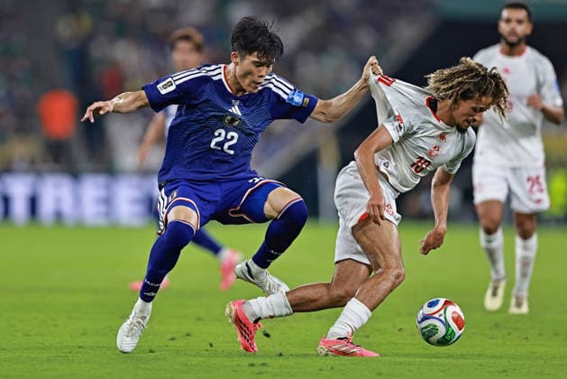June 20, 2026, Monterrey, Mexico: Hannibal Mejbri of Tunisia battles for possession ball with Takehiro Tomiyasu of Japan during the match between Tunisia and Japan for the 2st round of the group F of the FIFA World Cup, WM, Weltmeisterschaft, Fussball 2026 at Monterrey Stadium on June 20, 2026 in Monterrey, Mexico. Photo: DiaEsportivo Monterrey Mexico - ZUMAh208 20260620_zsp_h208_031 Copyright: xHeulerxAndreyx