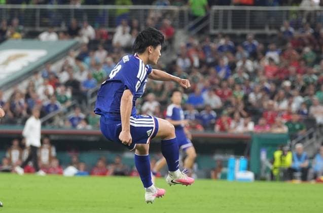 Tunisia v Japan - FIFA World Cup, WM, Weltmeisterschaft, Fussball 2026 - Group F MONTERREY, MEXICO - JUNE 20: Ayase Ueda (18) of Japan shoots for a goal during the 2026 FIFA World Cup First Stage Group F match between Tunisia and Japan at Estadio BBVA (Monterrey Stadium) in Monterrey, Mexico on June 20, 2026. Juancho Torres Anadolu Nuevo Leon Mexico. Editorial use only. Please get in touch for any other usage.  Copyright: x2026xAnadoluxJuanchoxTorresx