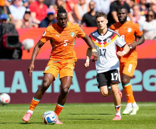 Wilfried Singo (Elfenbeinkueste, 5) am Ball. CAN, FIFA Weltmeisterschaft, Deutschland vs Elfenbeinkueste, Toronto, 20.06.2026 CAN, FIFA Weltmeisterschaft, Deutschland vs Elfenbeinkueste, Toronto, 20.06.2026 Toronto *** Wilfried Singo Ivory Coast, 5 on the Ball CAN, FIFA World Cup, Germany vs. Ivory Coast, Toronto, June 20, 2026 CAN, FIFA World Cup, Germany vs. Ivory Coast, Toronto, June 20, 2026 Toronto,detected_source_language Copyright: xEibner-Pressefoto ScottxColemanx EP_SCN