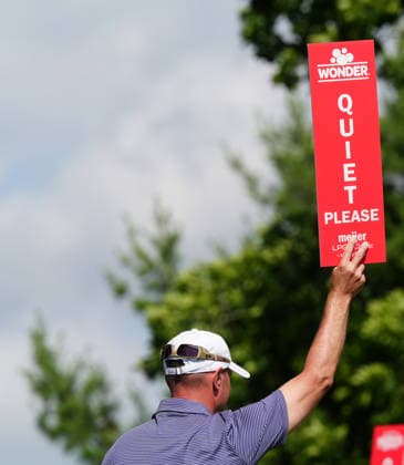 BELMONT, MI - JUNE 20: A volunteer holds up a sign for people to be quiet on the 16th hole on June 20, 2026, during the third round of the LPGA, Golf Damen Meijer LPGA Classic for Simply Give at Blythefield Country Club in Belmont, Michigan. (Photo by Brian Spurlock Icon Sportswire) GOLF: JUN 20 LPGA Meijer LPGA Classic for Simply Give EDITORIAL USE ONLY Icon26062076