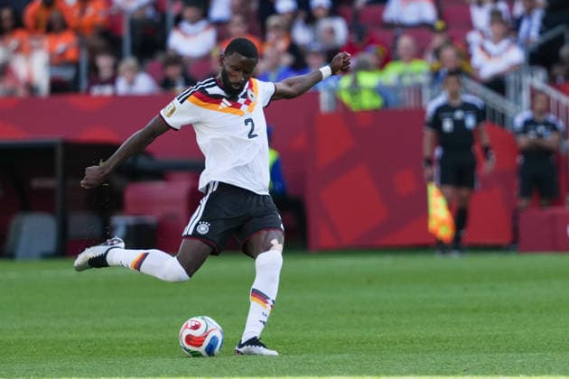 Ivory Coast vs Germany FIFA World Cup, WM, Weltmeisterschaft, Fussball Group G Match Antonio Ruediger 02 of Germany kick the ball during the 2026 FIFA World Cup Group E match between Germany and Ivory Coast at Toronto Stadium. on June 20, 2026 in Toronto, Canada. (Photo by Leonardo Ramirez Eyepix Group) Copyright: xLeonardoxRamirezx xEyepixxGroupx LR20062026-08856
