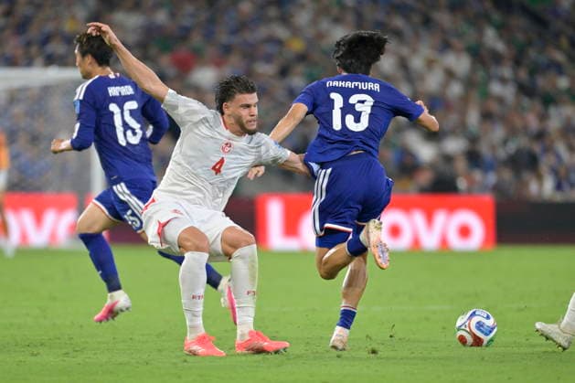 FIFA World Cup, WM, Weltmeisterschaft, Fussball 2026 - Group F - Tunisia vs. Japan Omar Rekik (L) of Tunisia vies for the ball with Keito Nakamura of Japan during the 2026 FIFA World Cup group F soccer match between Tunisia and Japan at BBVA Stadium in Monterrey, Mexico, 20 June 2026. Monterrey Mexico  Copyright: xMiguelxSierrax