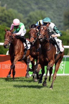 20.06.2026, Duesseldorf, Nordrhein-Westfalen, GER - Kisha mit Benjamin Marie gewinnt. Galopprennbahn Duesseldorf-Grafenberg. (Pferd, Jockey, Kisha, Marie, Sieg, Ziel, Zielankunft) 260620SG714DUESSELDORF.JPG