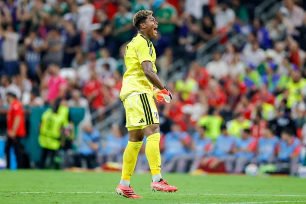 FIFA World Cup, WM, Weltmeisterschaft, Fussball 2026 TUNISIA VS JAPAN FIFA WORLD CUP 2026 TUNISIA VS JAPAN TUNISIA VS JAPAN 20062026 MONTERREY, NUEVO LEON. Action photo of Zion Suzuki of Japan (1), during Round 1 Group F game of the FIFA World Cup 2026, held at the Estadio Monterrey of Monterrey, Nuevo Leon. Foto de accion de Zion Suzuki de Japon (1) durante juego de Ronda 1 del Grupo F de la Copa del Mundo 2026 de la FIFA, celebrado en el Estadio Monterrey de Monterrey, Nuevo Leon. PHOTO BY IMAGENSHOP AGENCIA FOTOGRAFICA MONTERREY NUEVO LEON MEXICO *** FIFA WORLD CUP 2026 TUNISIA VS JAPAN FIFA WORLD CUP 2026 TUNISIA VS JAPAN TUNISIA VS JAPAN 20062026 MONTERREY, NUEVO LEON Action photo of Zion Suzuki of Japan 1 during a Round 1 Group F match of the 2026 FIFA World Cup, held at the Estadio Monterrey in Monterrey, Nuevo León Action photo of Zion Suzuki of Japan 1 during a Round 1 Group F match of the 2026 FIFA World Cup, held at the Estadio Monterrey in Monterrey, Nuevo León PHOTO BY IMAGENSHOP PHOTO AGENCY MONTERREY, NUEVO LEÓN, MEXICO,detected_source_language Copyright: xYOALIxMARTINEZx