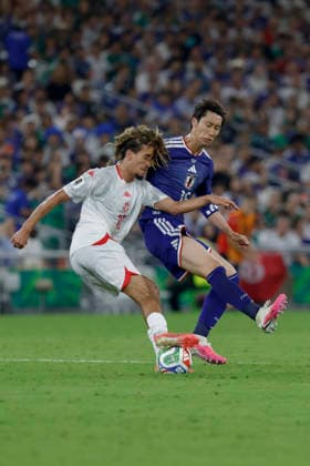 June 20, 2026, Guadalupe, Nuevo Leon, Mexico: Hannibal (L) of Tunisia battles for possession ball with D. Kamada (R) of Japan, during the match between Tunisia and Japan for the 2nd round of the group F of the FIFA World Cup, WM, Weltmeisterschaft, Fussball 2026, at Monterrey Stadium. Guadalupe Mexico - ZUMAo125 20260620_zip_o125_019 Copyright: xAntonioxOjedax
