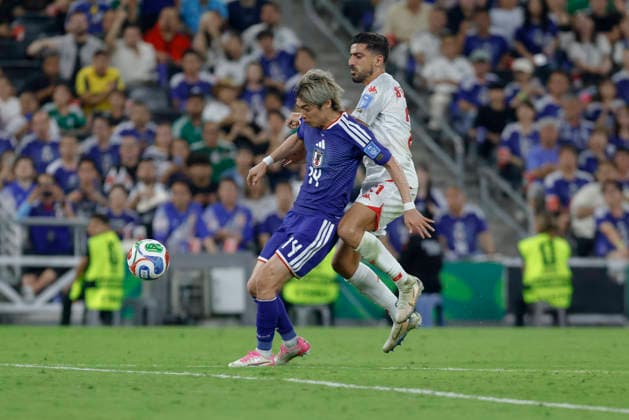 June 20, 2026, Guadalupe, Nuevo Leon, Mexico: J. Ito (L) of Japan battles for possession ball with M. Hmida (R) of Tunisia, during the match between Tunisia and Japan for the 2nd round of the group F of the FIFA World Cup, WM, Weltmeisterschaft, Fussball 2026, at Monterrey Stadium. Guadalupe Mexico - ZUMAo125 20260620_zip_o125_020 Copyright: xAntonioxOjedax