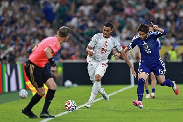 June 20, 2026, Monterrey, Mexico: Yan Valery of Tunisia battles for possession ball with Daichi Kamada of Japan during the match between Tunisia and Japan for the 2st round of the group F of the FIFA World Cup, WM, Weltmeisterschaft, Fussball 2026 at Monterrey Stadium on June 20, 2026 in Monterrey, Mexico. Photo: DiaEsportivo Monterrey Mexico - ZUMAh208 20260620_zsp_h208_064 Copyright: xHeulerxAndreyx