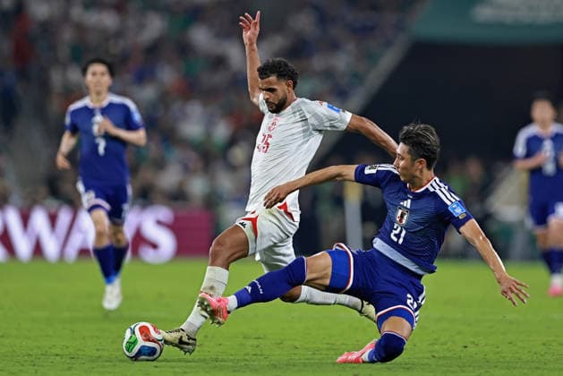 June 20, 2026, Monterrey, Mexico: Anis Ben Slimane of Tunisia battles for possession ball with Hiroki Ito of Japan during the match between Tunisia and Japan for the 2st round of the group F of the FIFA World Cup, WM, Weltmeisterschaft, Fussball 2026 at Monterrey Stadium on June 20, 2026 in Monterrey, Mexico. Photo: DiaEsportivo FIFA World Cup 2026, Tunisia Vs Japan, Monterrey, Mexico  - ZUMAh208 20260620_zsp_h208_076 Copyright: xHeulerxAndreyx