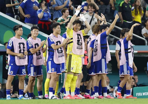 Football: 2026 World Cup Japan substitutes celebrate after Asase Ueda scored the team s second goal in the first half of a World Cup Group F football match against Tunisia at Monterrey Stadium in Guadalupe, Mexico, on June 20, 2026.  A14AA0005619662P