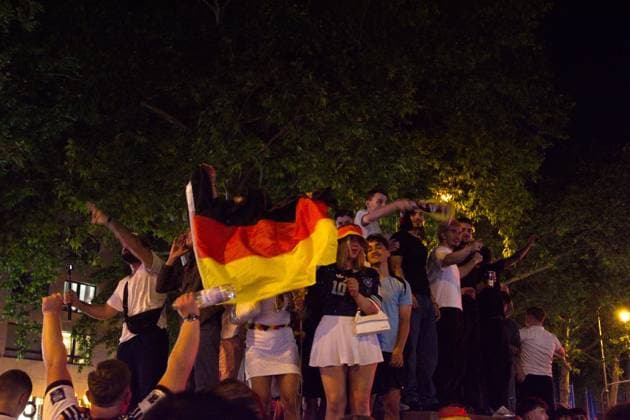 Public View Of WM Game Between German Vers Ivory Coast In Cologne German football fans celebrate the win of a game between Germany and Ivory Coast in Cologne, Germany, on June 20, 2026, after a public viewing at a sports bar. cologne Germany  Copyright: xYingxTangx originalFilename:tang-publicvi260620_npi3P.jpg
