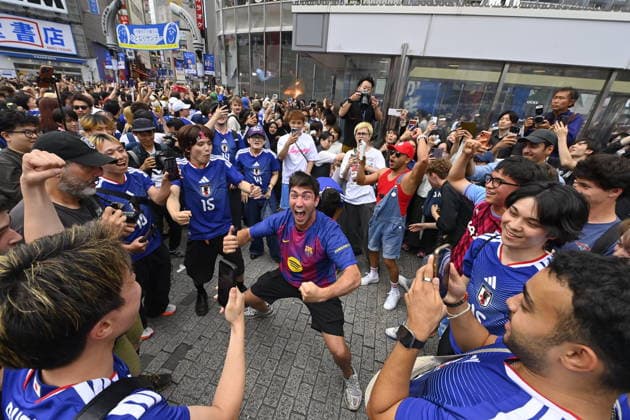Japan-Tunisia World Cup match draws fans to Tokyo s Shibuya District TOKYO, JAPAN - JUNE 21: Football fans celebrate the victory of Japan team over Tunisia in public areas of Tokyo s Shibuya district, Japan on June 21, 2026, after the FIFA World Cup, WM, Weltmeisterschaft, Fussball 2026 Group F match between Japan and Tunisia being played in Monterrey, Mexico. The match is considered crucial for both teams hopes of advancing to the knockout stage of the tournament. David Mareuil Anadolu Tokyo Japan. Editorial use only. Please get in touch for any other usage.  Copyright: x2026xAnadoluxDavidxMareuilx